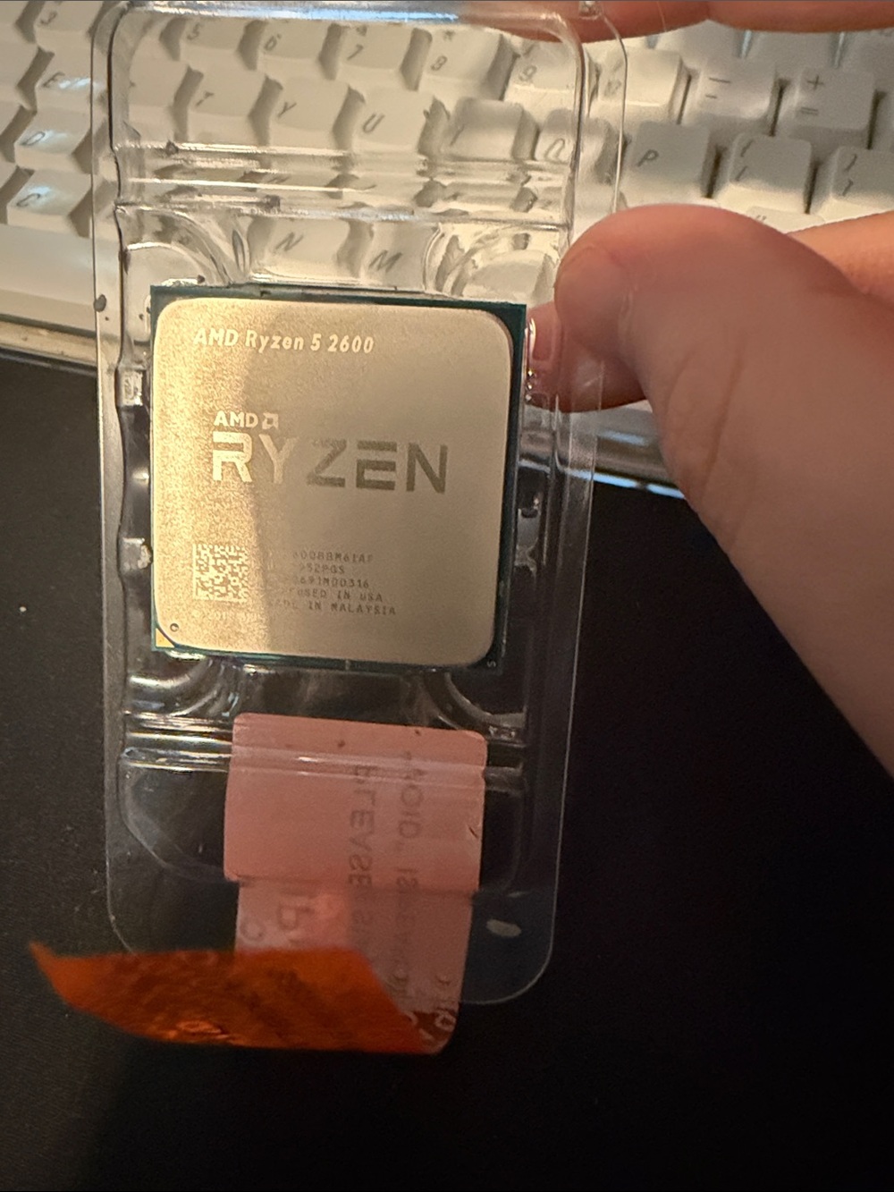 AMD Ryzen 5 2600 CPU standalone. (No fan).